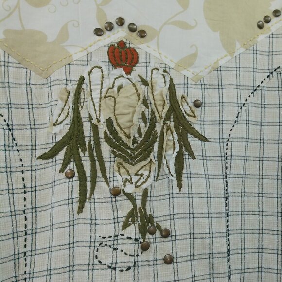 Mesmerize Button Up Shirt Women L Check Western Embroidered Studs 3/4 Sleeve NWT - Picture 9 of 10